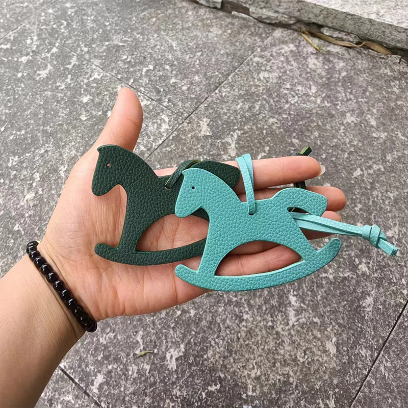 Custom Initial Fashion Horse B - Monogram Keychain Leather recensie en prijs